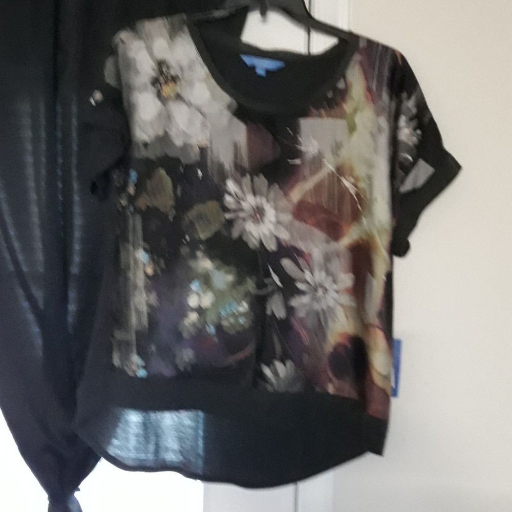 Top - Picture 2 of 2